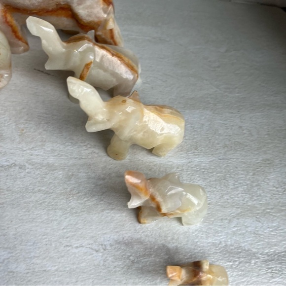 Antique vintage carved onyx elephants bundle mini small 10 pieces - Picture 4 of 11